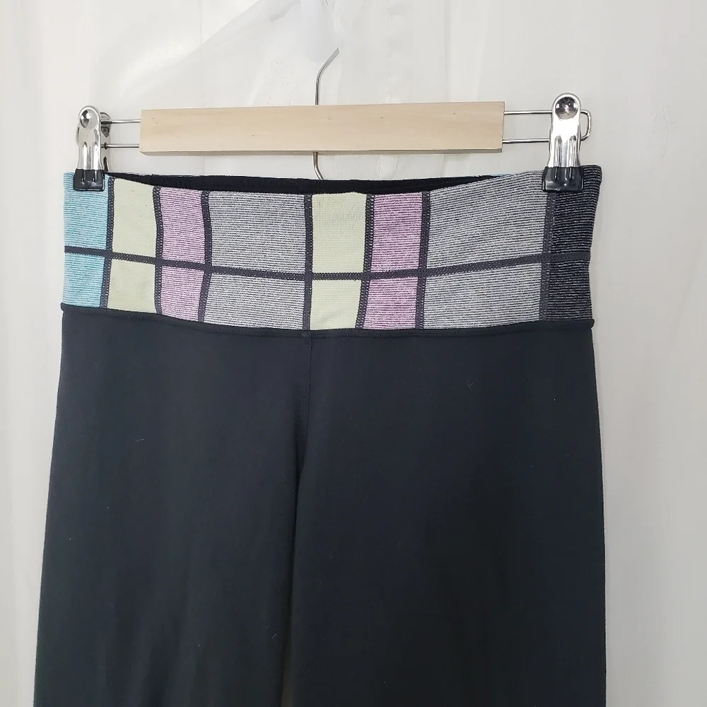 Lululemon Groove reversible crop wide leg legging - Picture 2 of 7